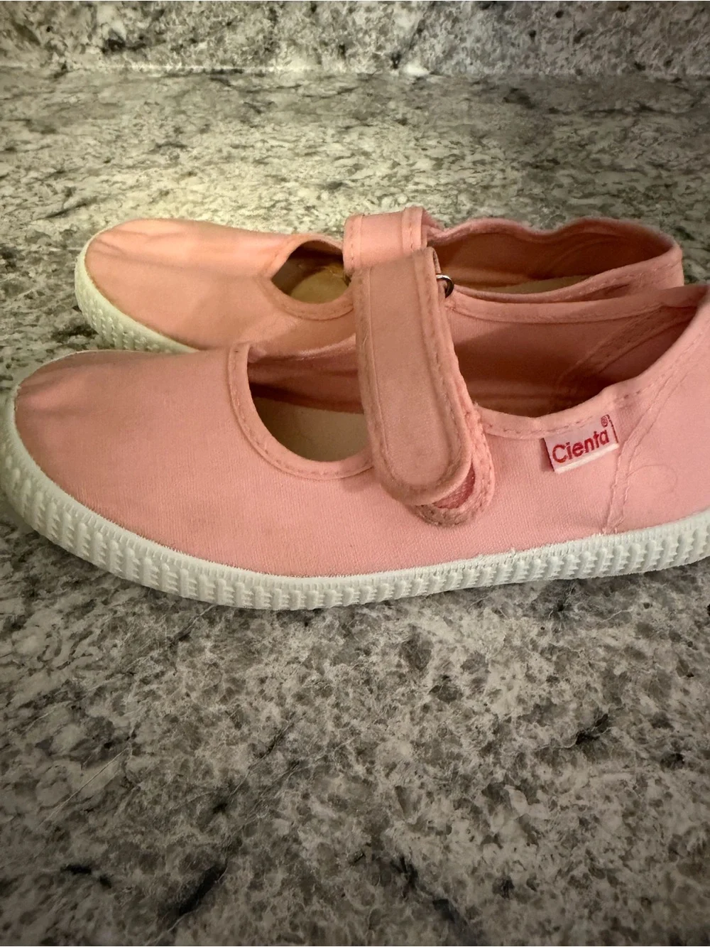 Cienta comfortable pink